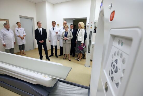 Премьер-министр РФ Д. Медведев посетил Онкорадиологический центр в подмосковной Балашихе