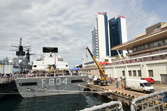 Группа кораблей четырех стран НАТО зашла в порт Одессы