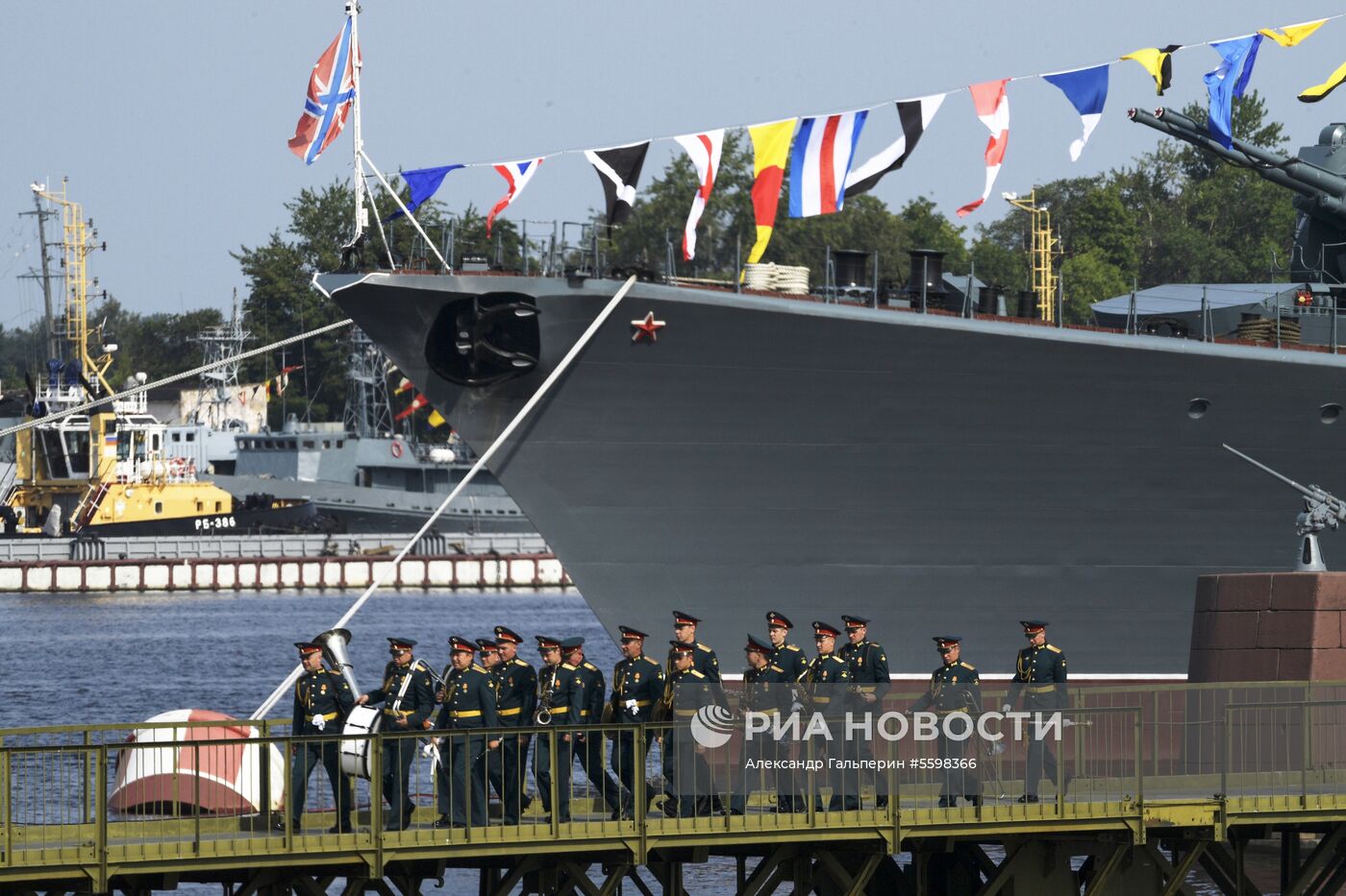 Репетиция парада, посвященного Дню ВМФ России