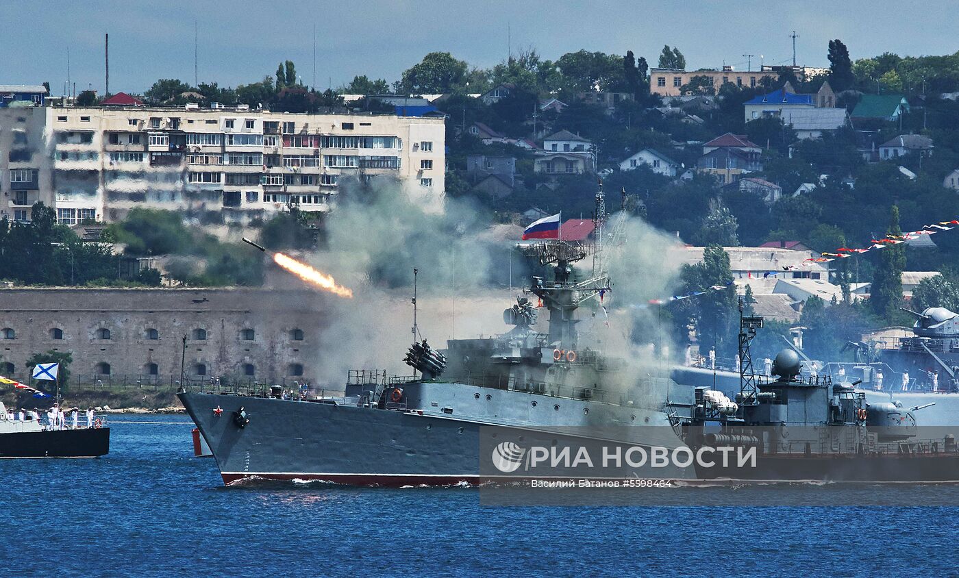 Репетиция парада ВМФ в регионах России 