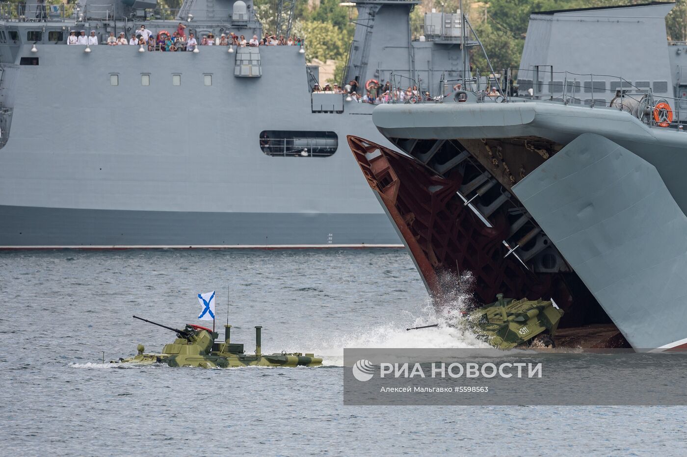 Репетиция парада ВМФ в регионах России 