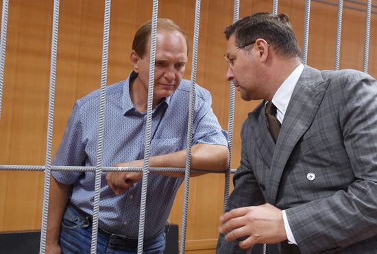 Рассмотрение ходатайства следствия об аресте С. Шлякова в Тверском суде