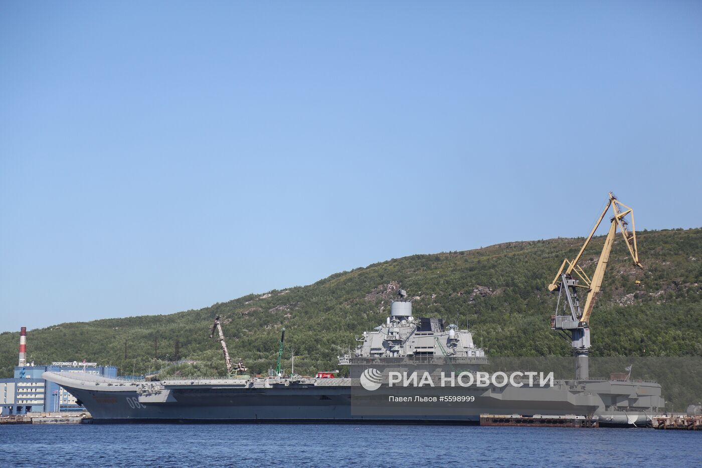 Авианесущий крейсера «Адмирал Флота Советского Союза Кузнецов»