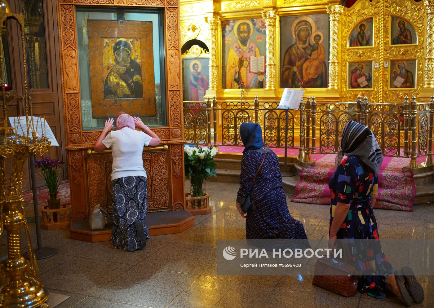 Владимирская икона Божией Матери в храме в Толмачах