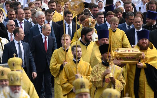 Президент РФ В. Путин принимает участие в торжественных мероприятиях по случаю 1030-летия Крещения Руси