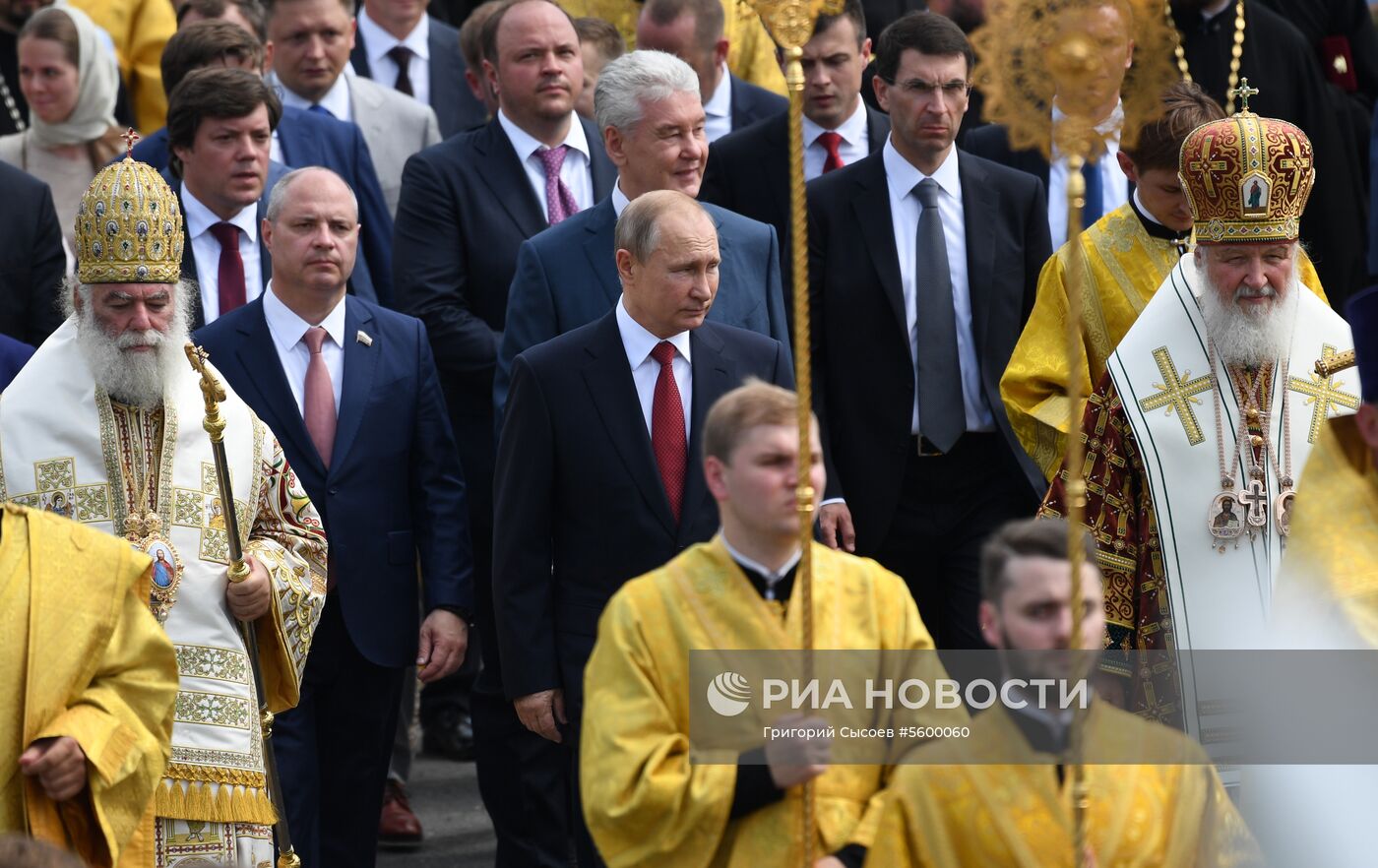 Президент РФ В. Путин принимает участие в торжественных мероприятиях по случаю 1030-летия Крещения Руси