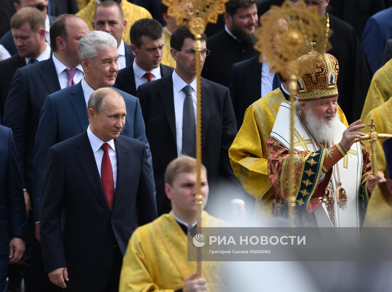 Президент РФ В. Путин принимает участие в торжественных мероприятиях по случаю 1030-летия Крещения Руси
