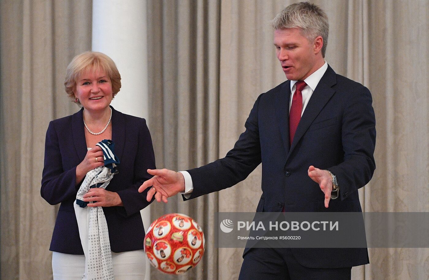Футболисты сборной России получили звания заслуженных мастеров спорта