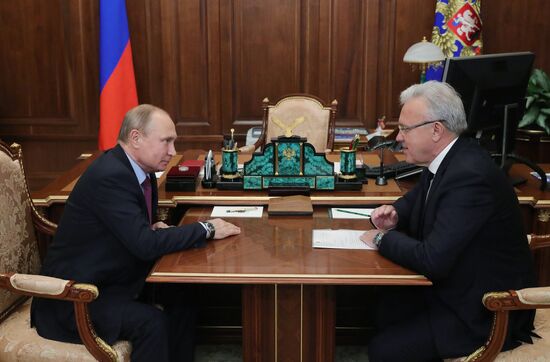 Президент РФ В. Путин встретился с врио губернатора Красноярского края А. Уссом