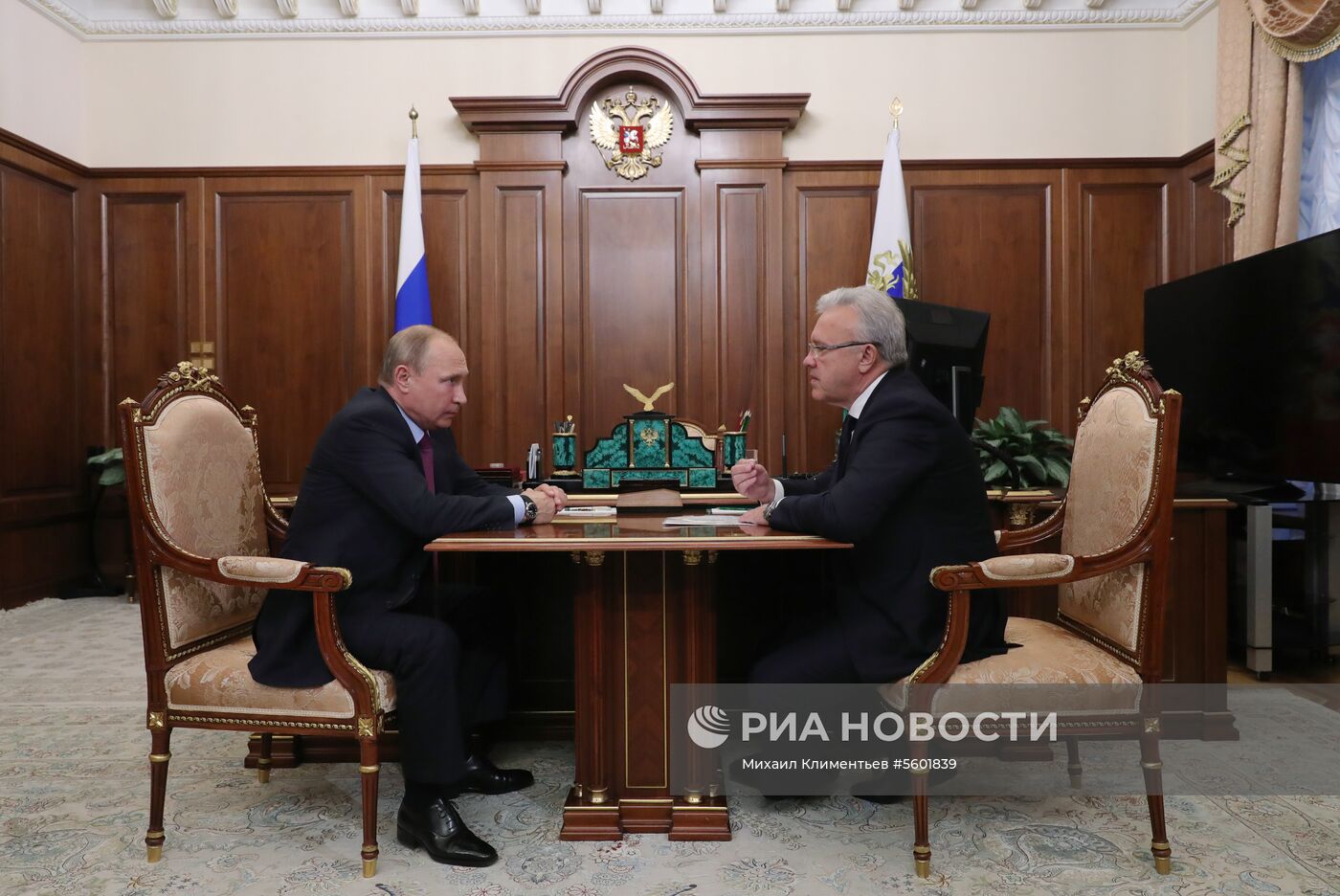 Президент РФ В. Путин встретился с врио губернатора Красноярского края А. Уссом