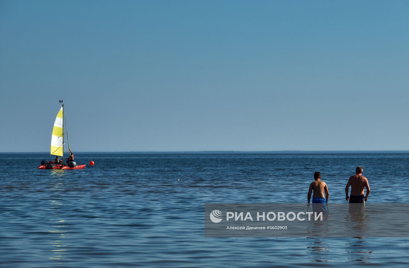 Отдых на берегу Финского залива в Санкт-Петербурге