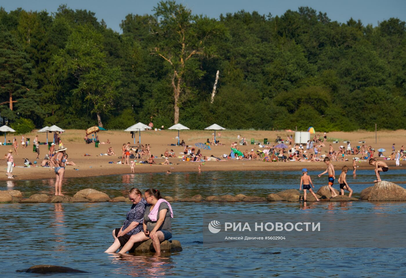 Отдых на берегу Финского залива в Санкт-Петербурге