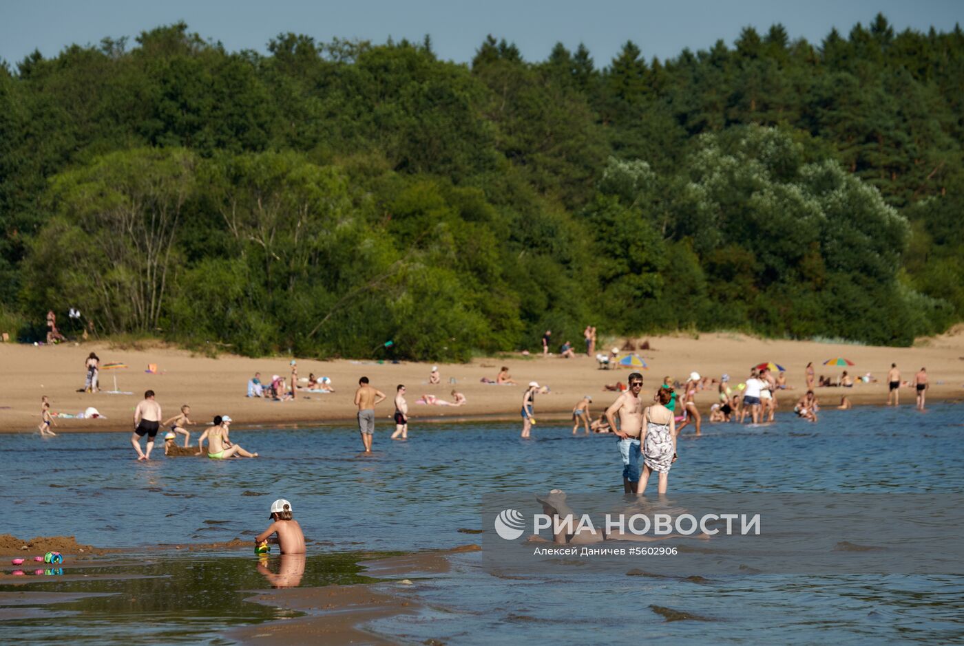 Отдых на берегу Финского залива в Санкт-Петербурге