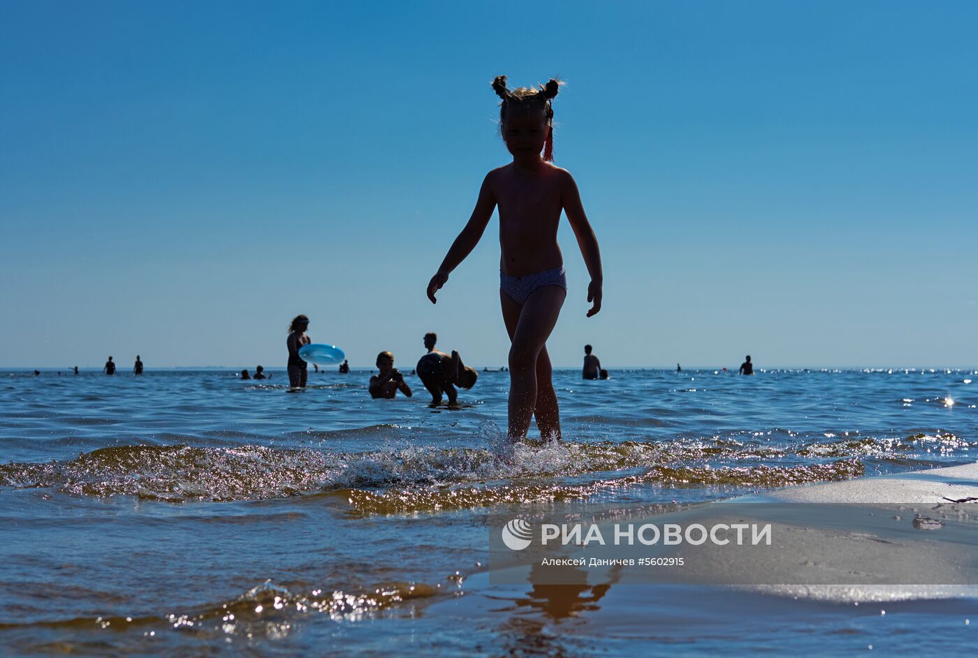 Отдых на берегу Финского залива в Санкт-Петербурге