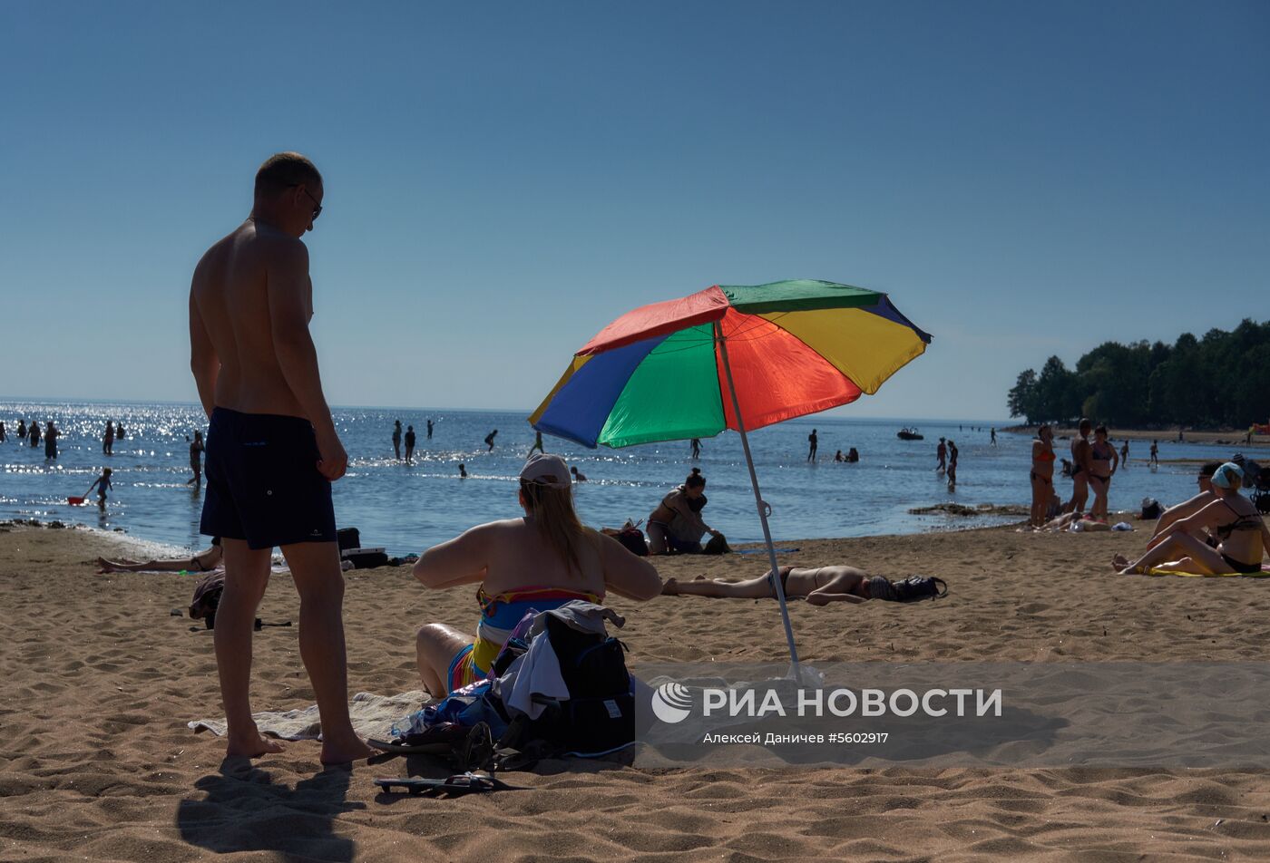 Отдых на берегу Финского залива в Санкт-Петербурге