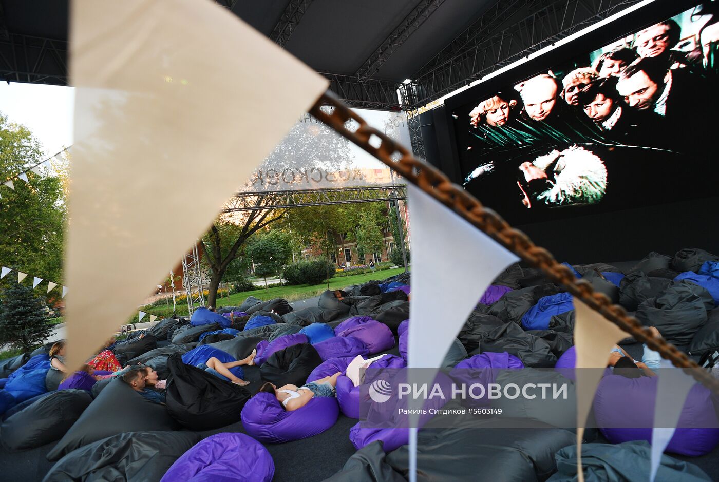 Летние кинотеатры открылись в парках Москвы
