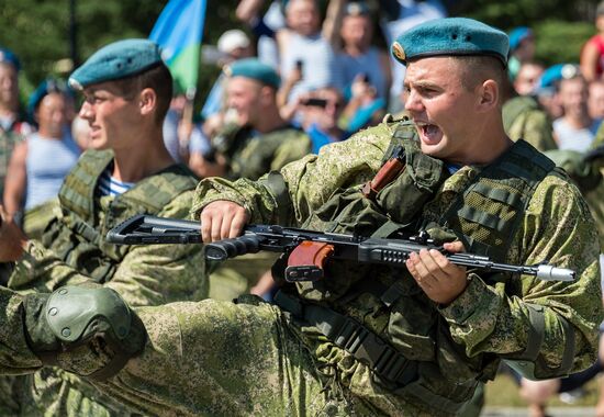 Празднование Дня ВДВ в регионах России 