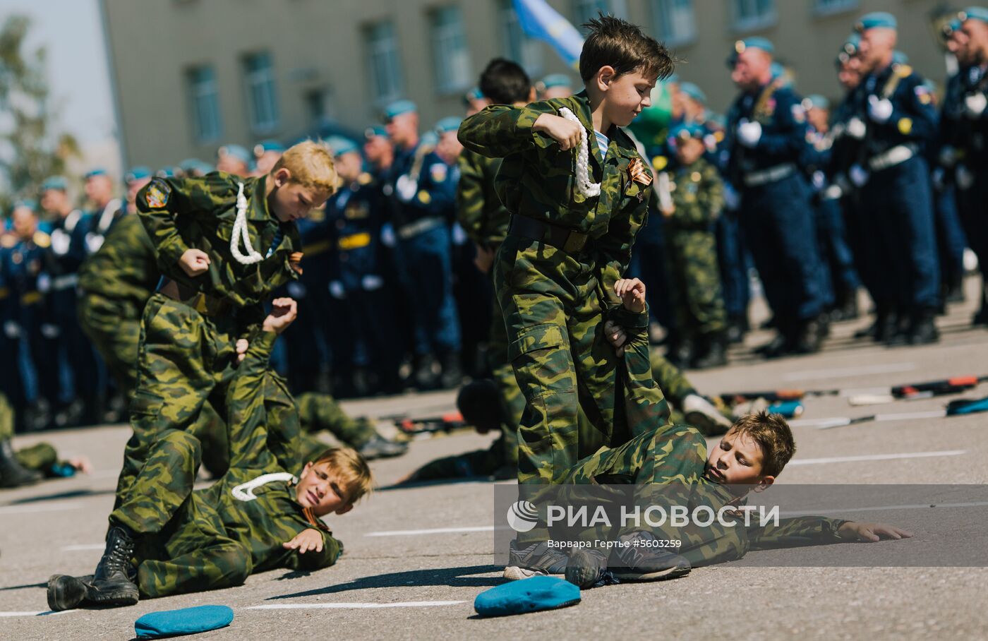 Празднование Дня ВДВ в регионах России