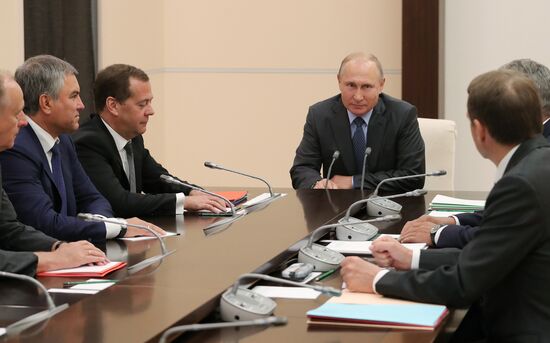 Президент РФ В. Путин провел совещание с постоянными членами Совбеза РФ