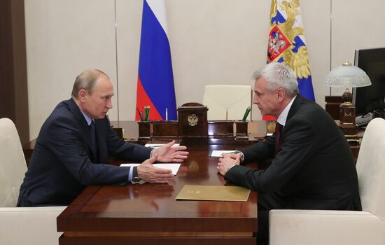 Президент РФ В. Путин встретился с ВРИО губернатора Магаданской области С. Носовым