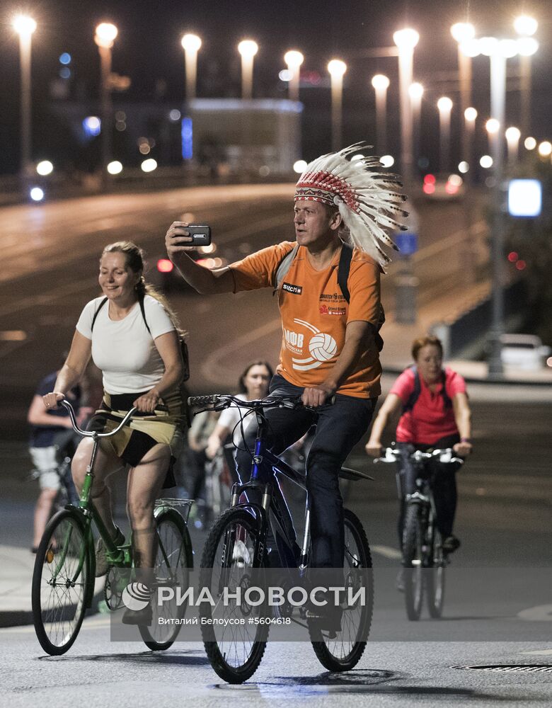 Ночной велопарад в Москве