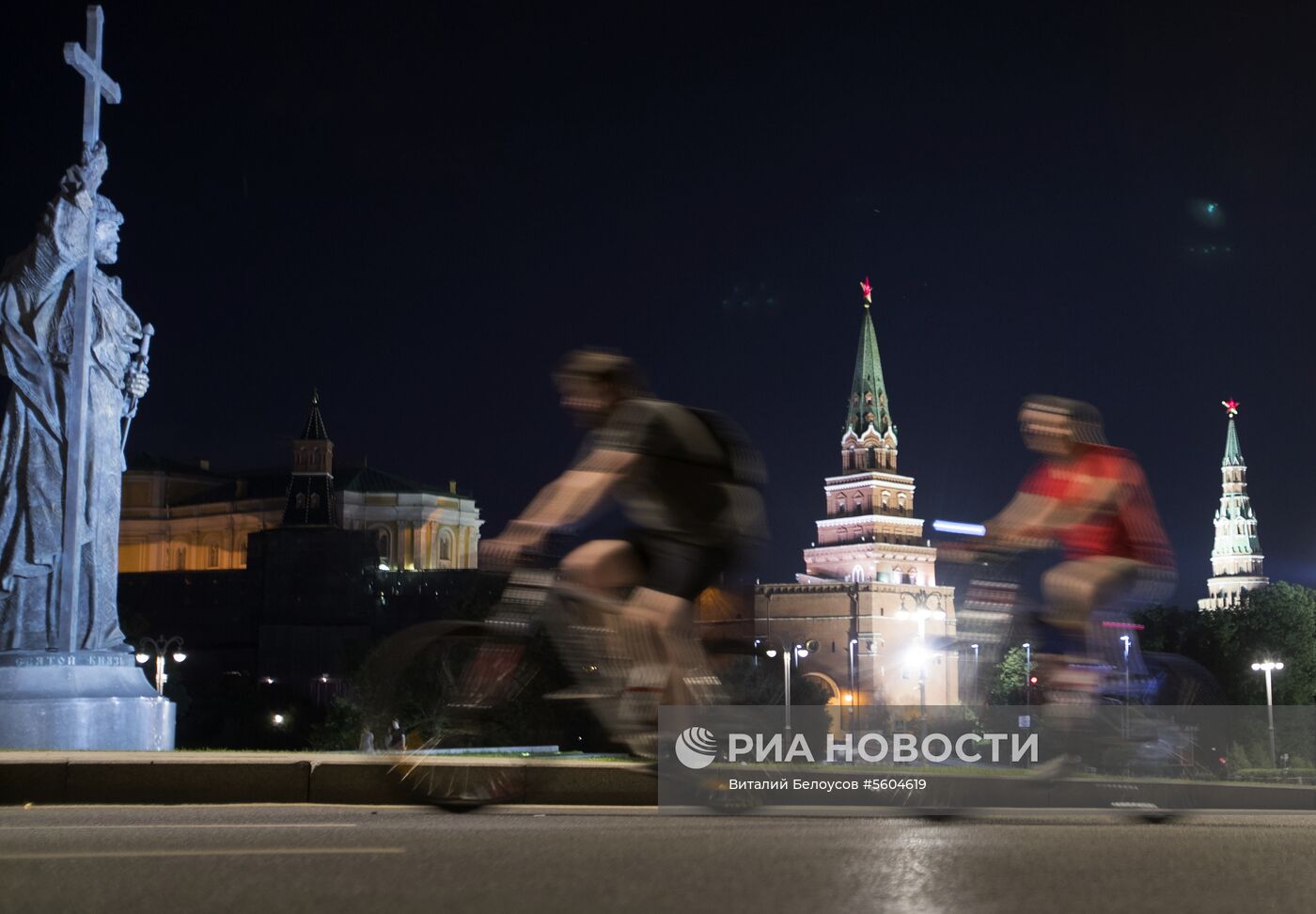 Ночной велопарад в Москве