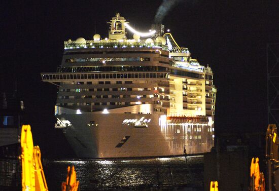 Прибытие суперлайнера MSC Splendida во Владивосток 