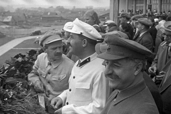 Авиационный парад в Тушино