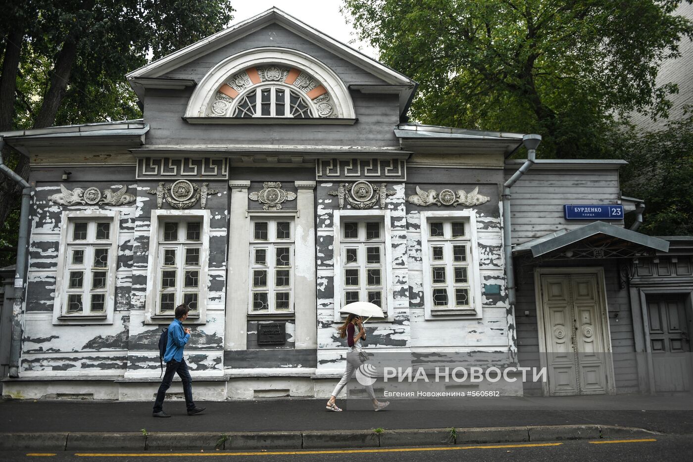 Восстановление памятников архитектуры волонтерами из Франции и России