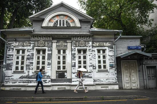 Восстановление памятников архитектуры волонтерами из Франции и России