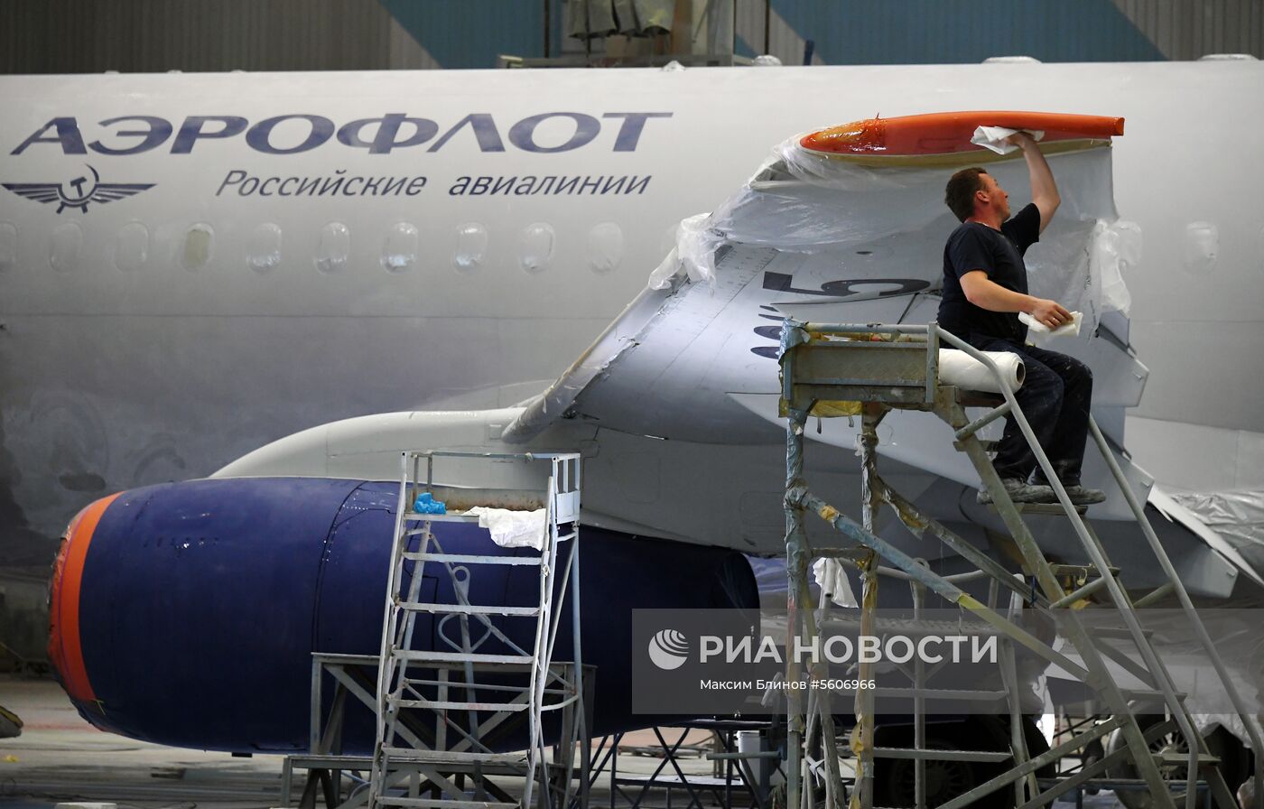 Покраска самолета «Сухой – Суперджет» в ливрею авиакомпании "Аэрофлот"