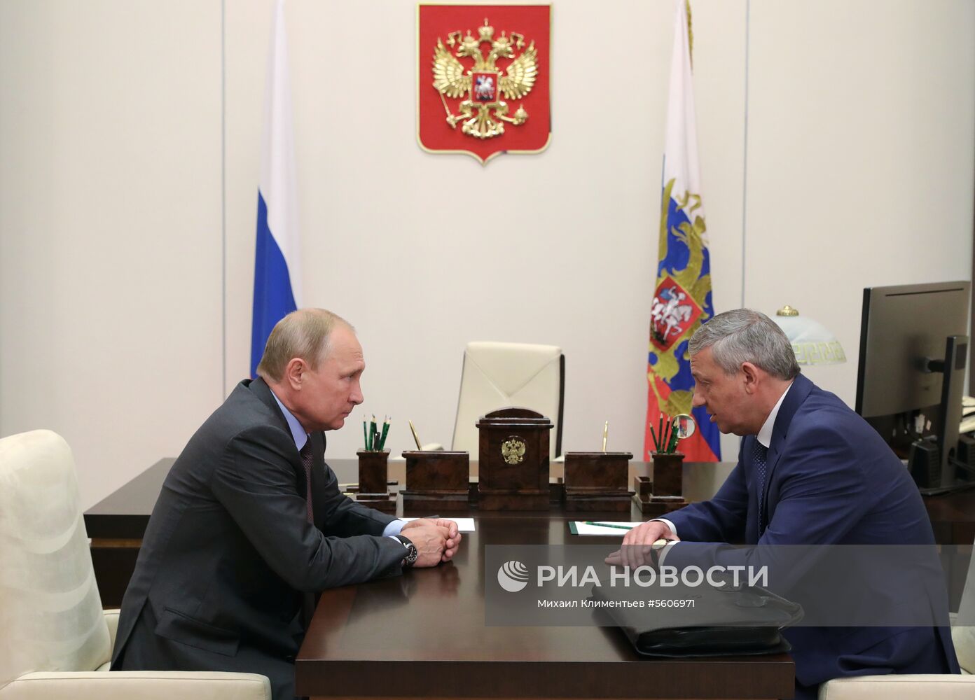 Президент РФ В. Путин встретился с главой Северной Осетии В. Битаровым 