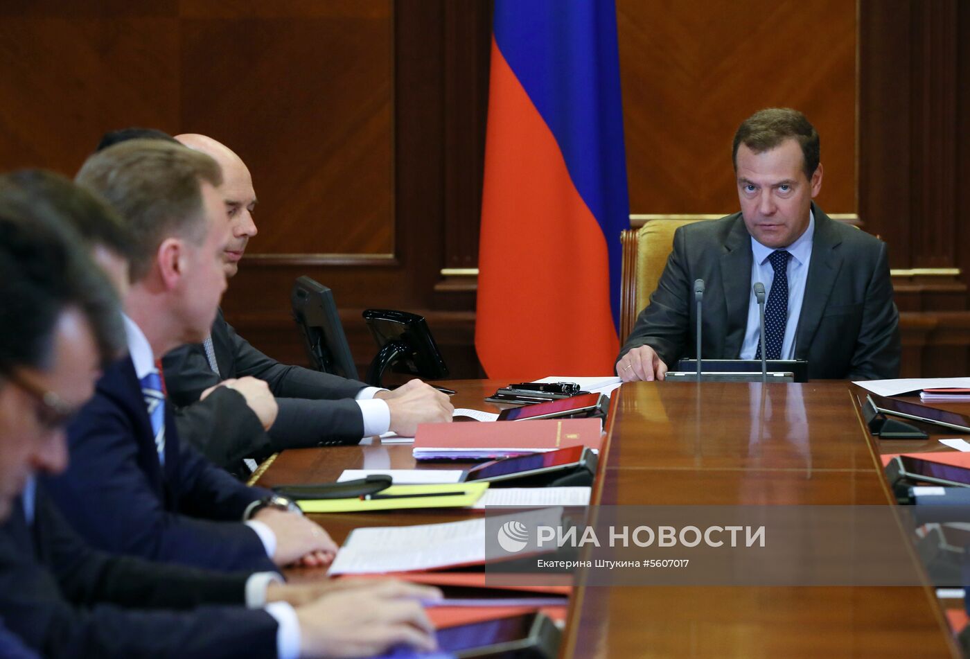 Премьер-министр РФ Д. Медведев провел заседание наблюдательного совета ВЭБ