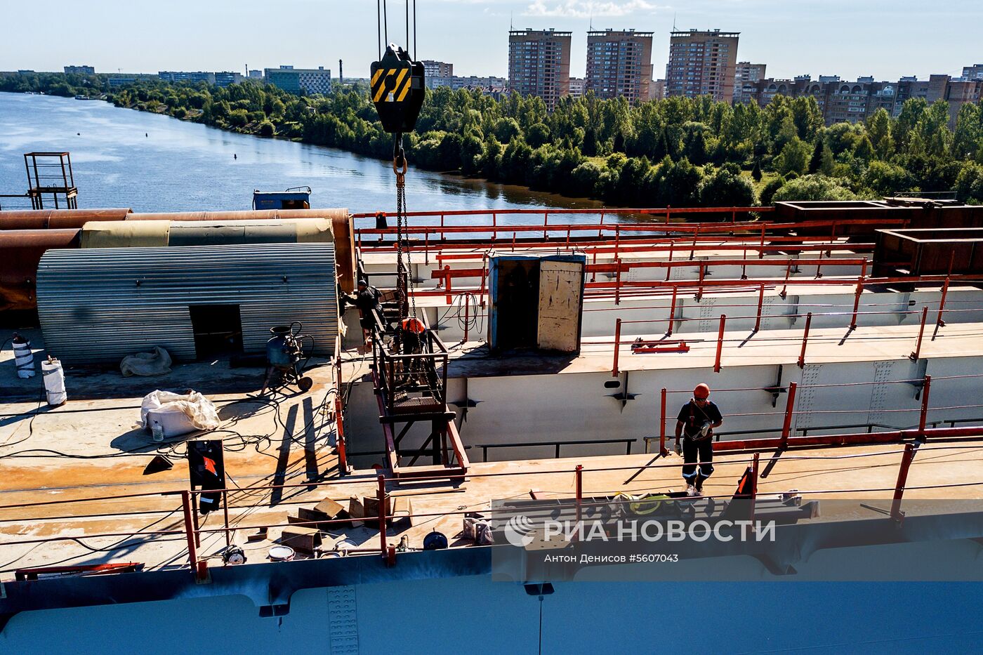 Строительство моста через Волгу в Дубне