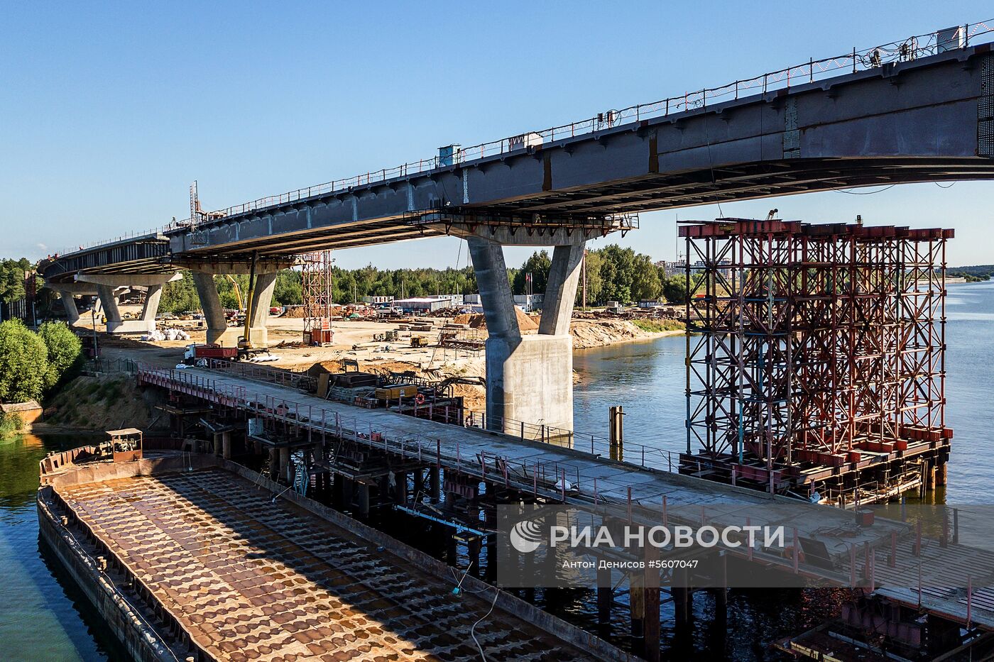 Строительство моста через реку уда