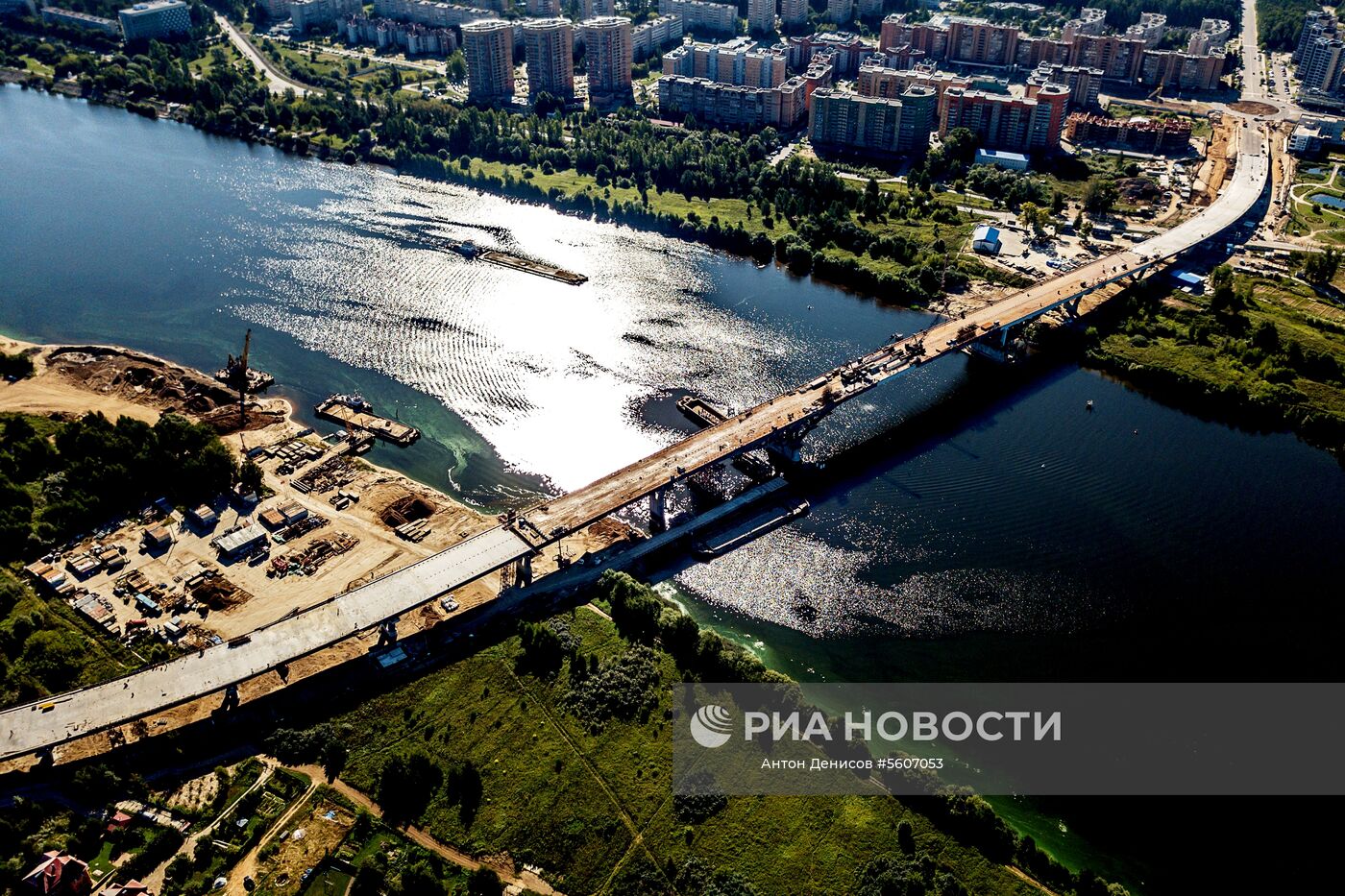 Строительство моста через реку уда