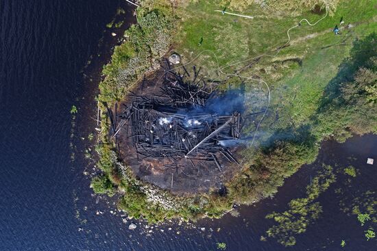 Успенская церковь XVIII века в Карелии полностью сгорела