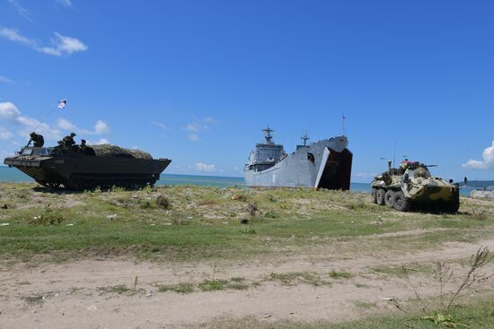 Тактические учения на российской военной базе в Абхазии