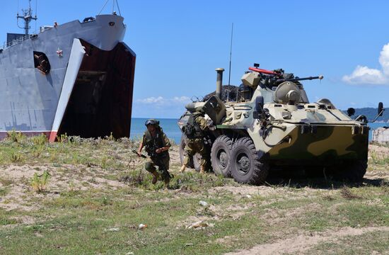 Тактические учения на российской военной базе в Абхазии