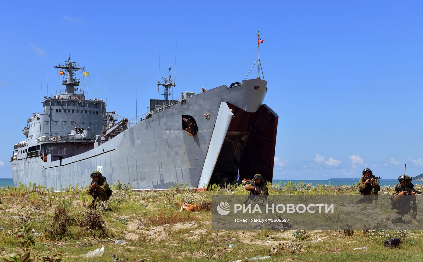 Тактические учения на российской военной базе в Абхазии