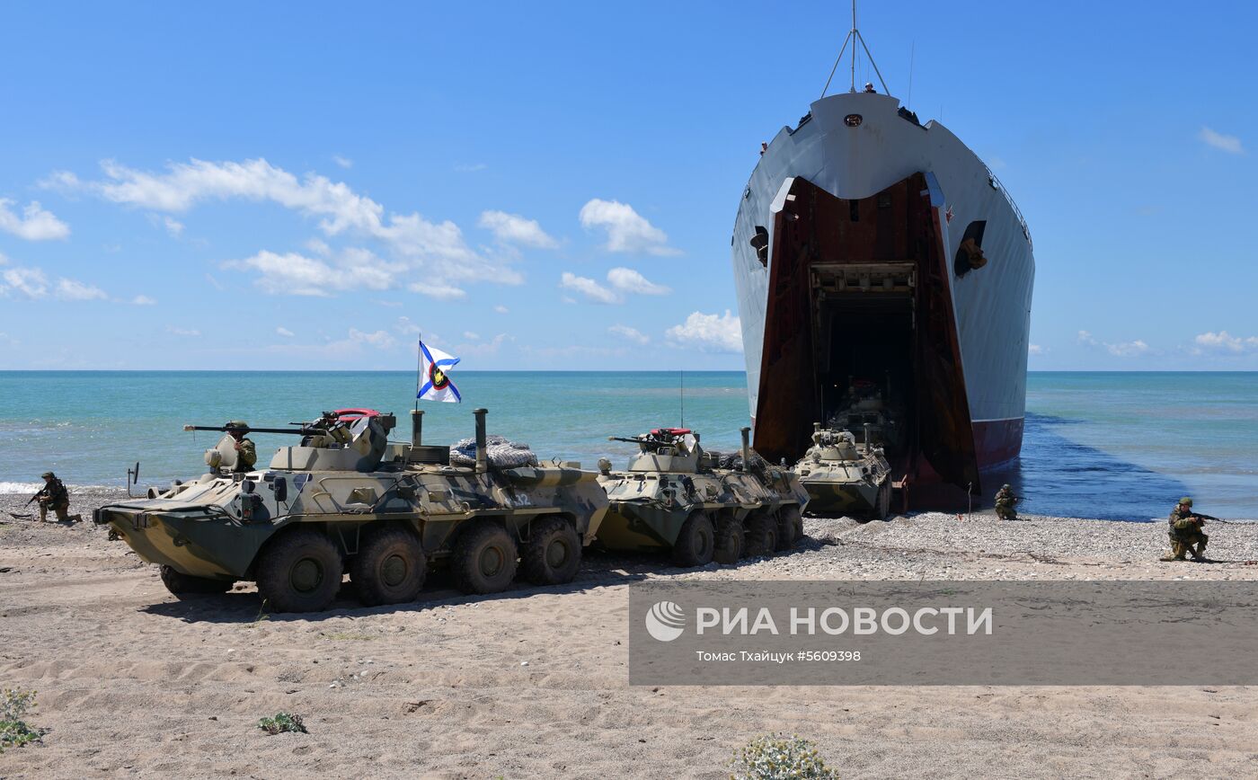 Тактические учения на российской военной базе в Абхазии