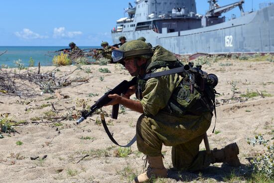 Тактические учения на российской военной базе в Абхазии