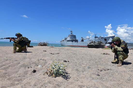 Тактические учения на российской военной базе в Абхазии