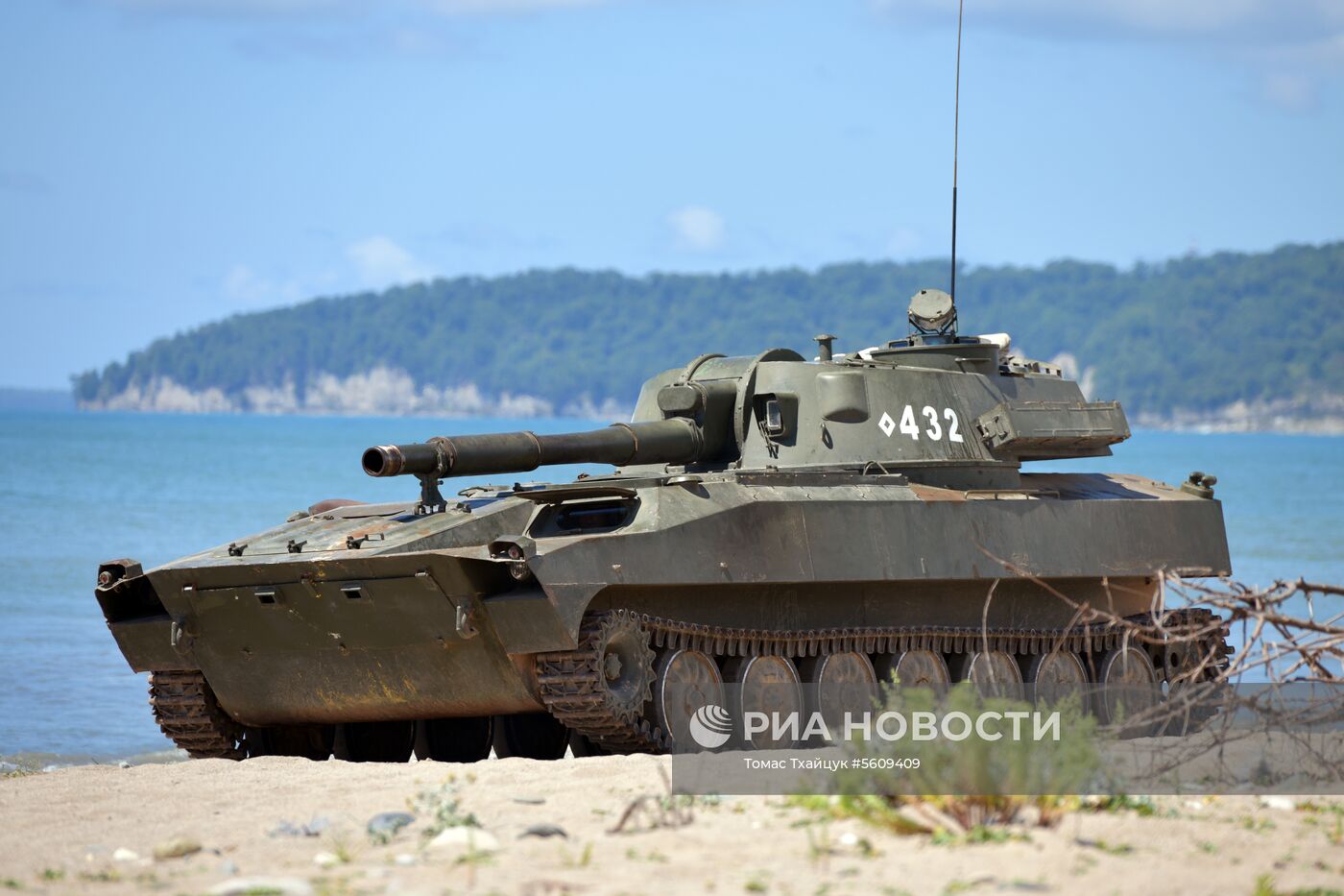 Тактические учения на российской военной базе в Абхазии