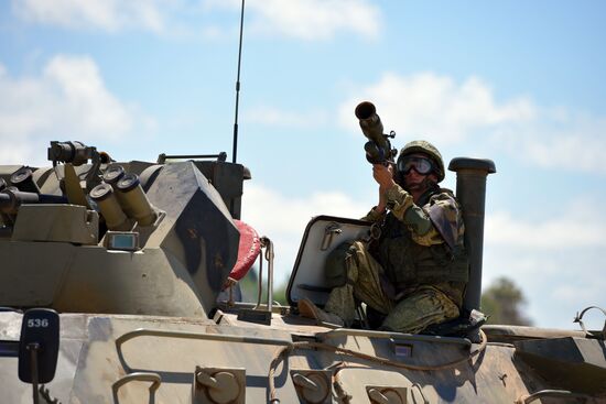 Тактические учения на российской военной базе в Абхазии