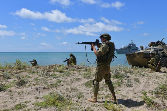 Тактические учения на российской военной базе в Абхазии