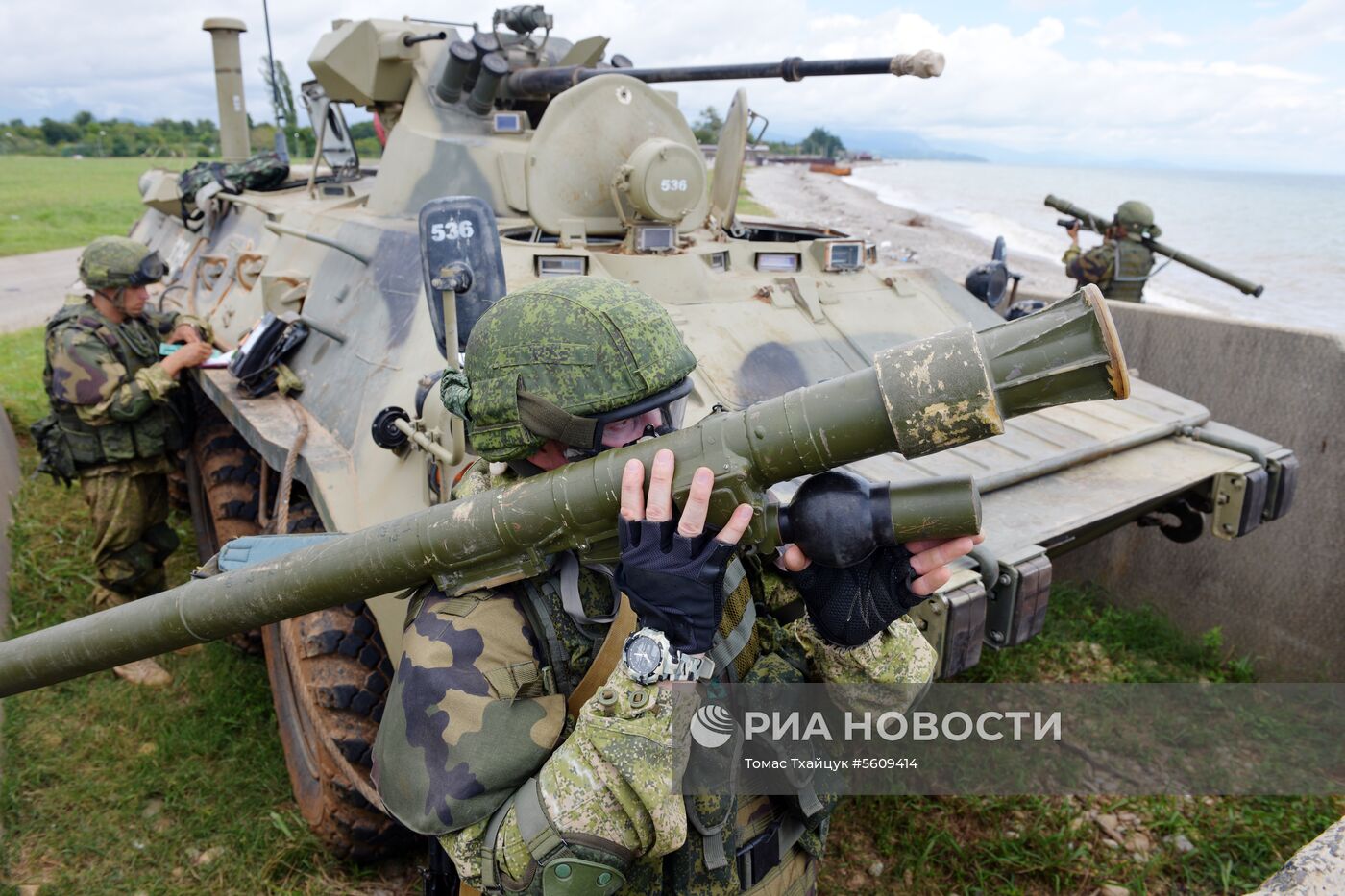 Тактические учения на российской военной базе в Абхазии