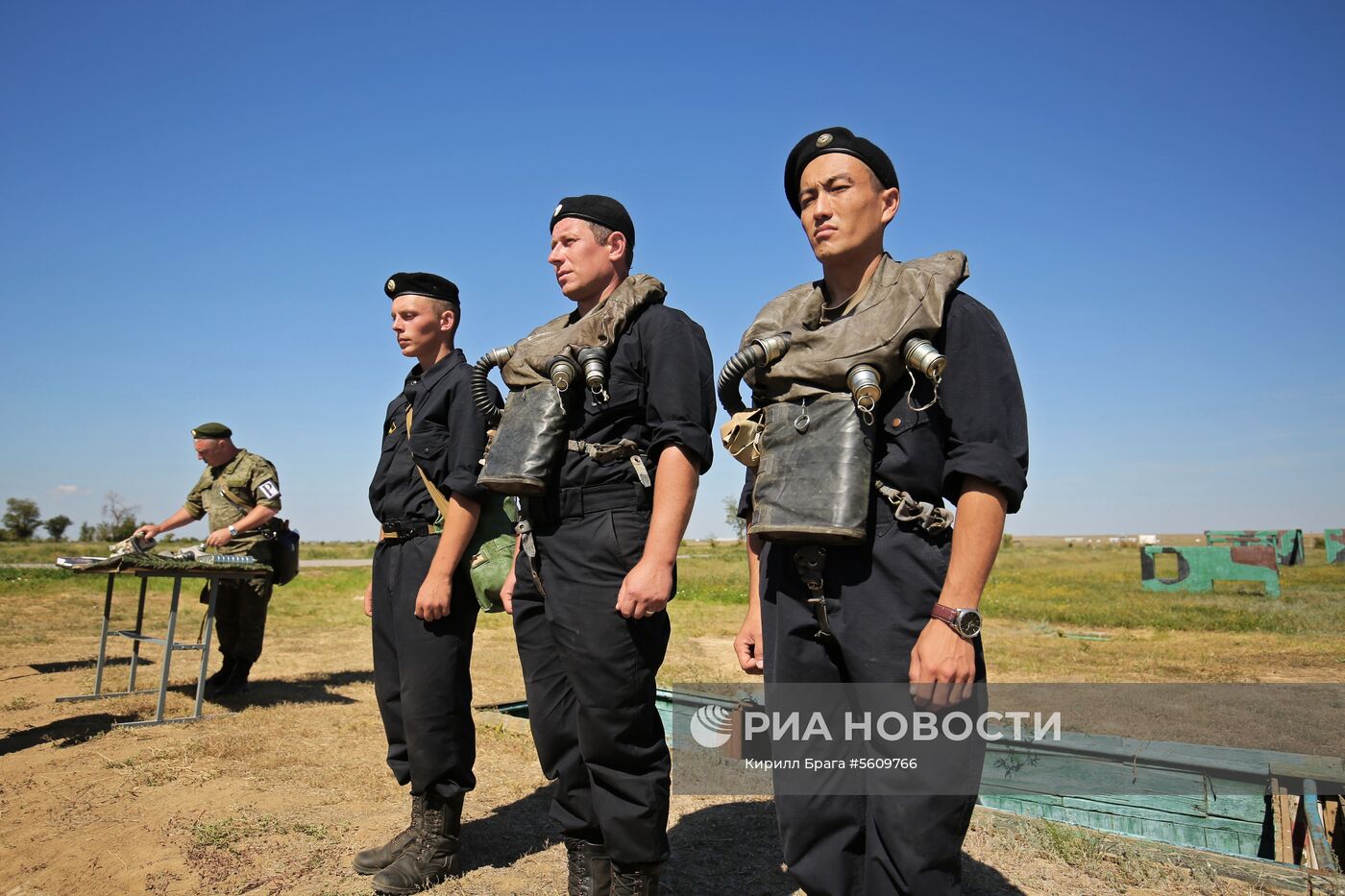 Учения танковых и мотострелковых подразделений ЮВО в Волгоградской области