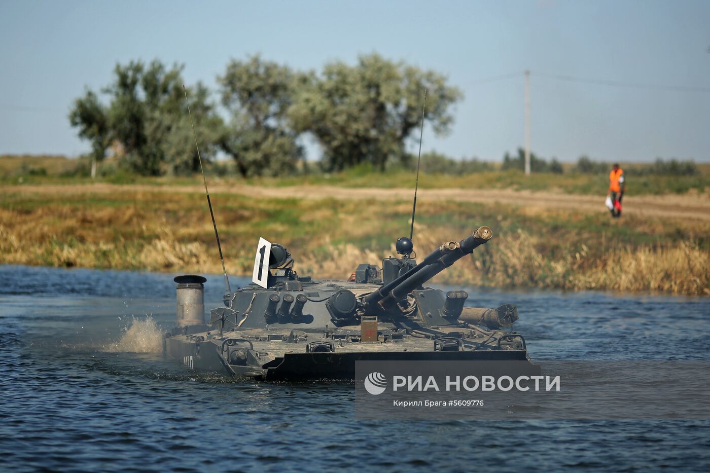 Учения танковых и мотострелковых подразделений ЮВО в Волгоградской области