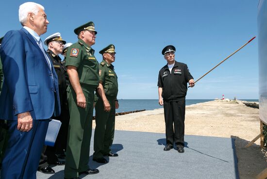 Министр обороны РФ С.Шойгу прибыл в Дагестан для проверки строительства Каспийской флотилии